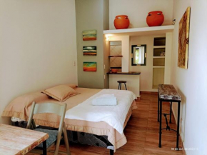 Casa laberinto, Entre cerros, cómoda cama de 2x2